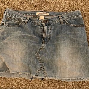 Short jean skirt